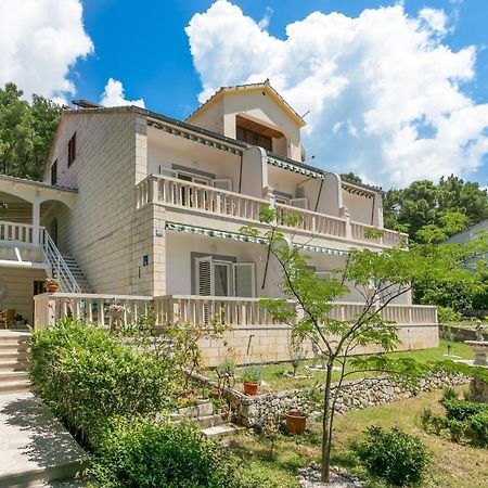 Apartments By The Sea Brela, Makarska - 18356 Kültér fotó
