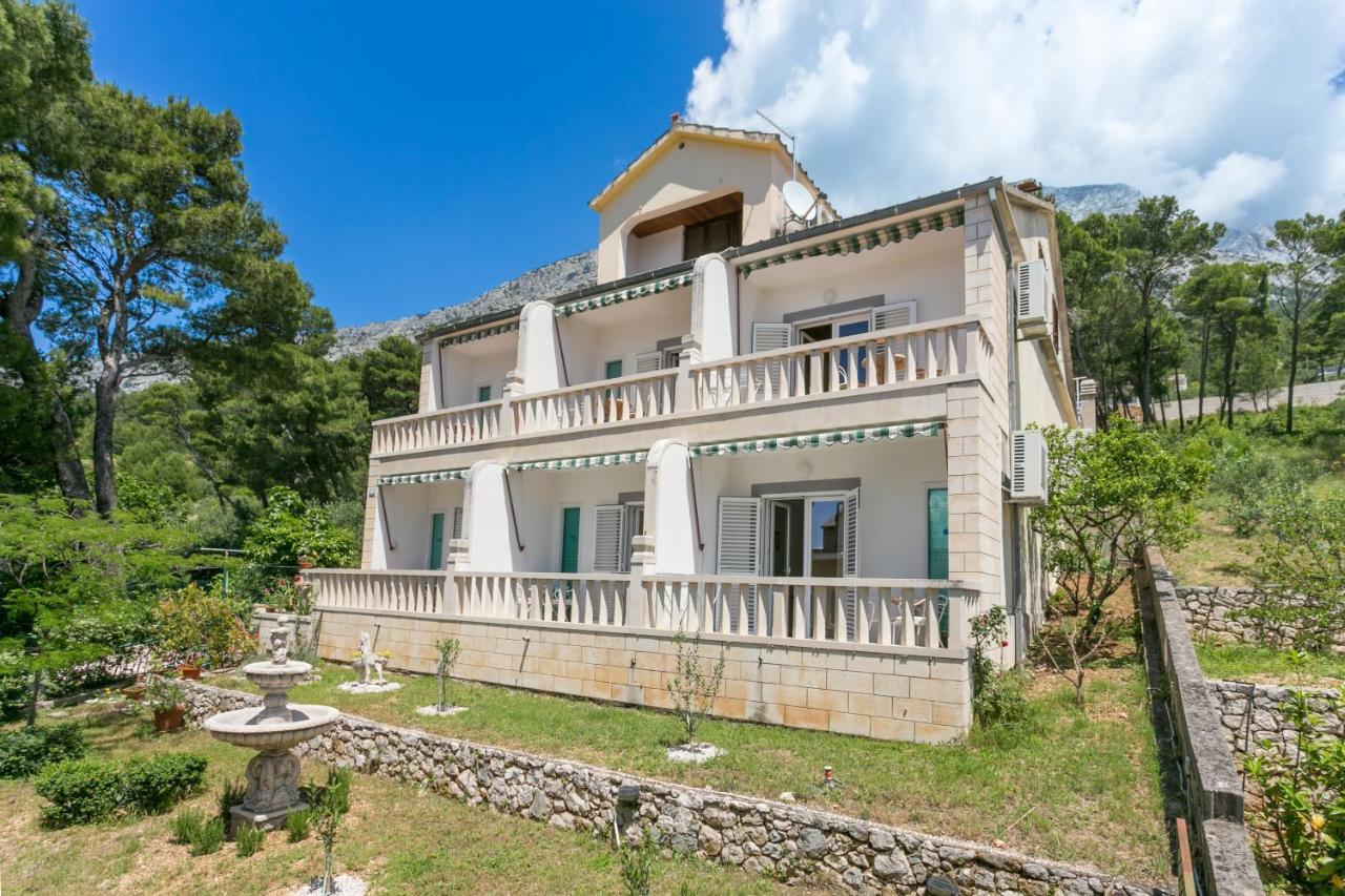 Apartments By The Sea Brela, Makarska - 18356 Kültér fotó