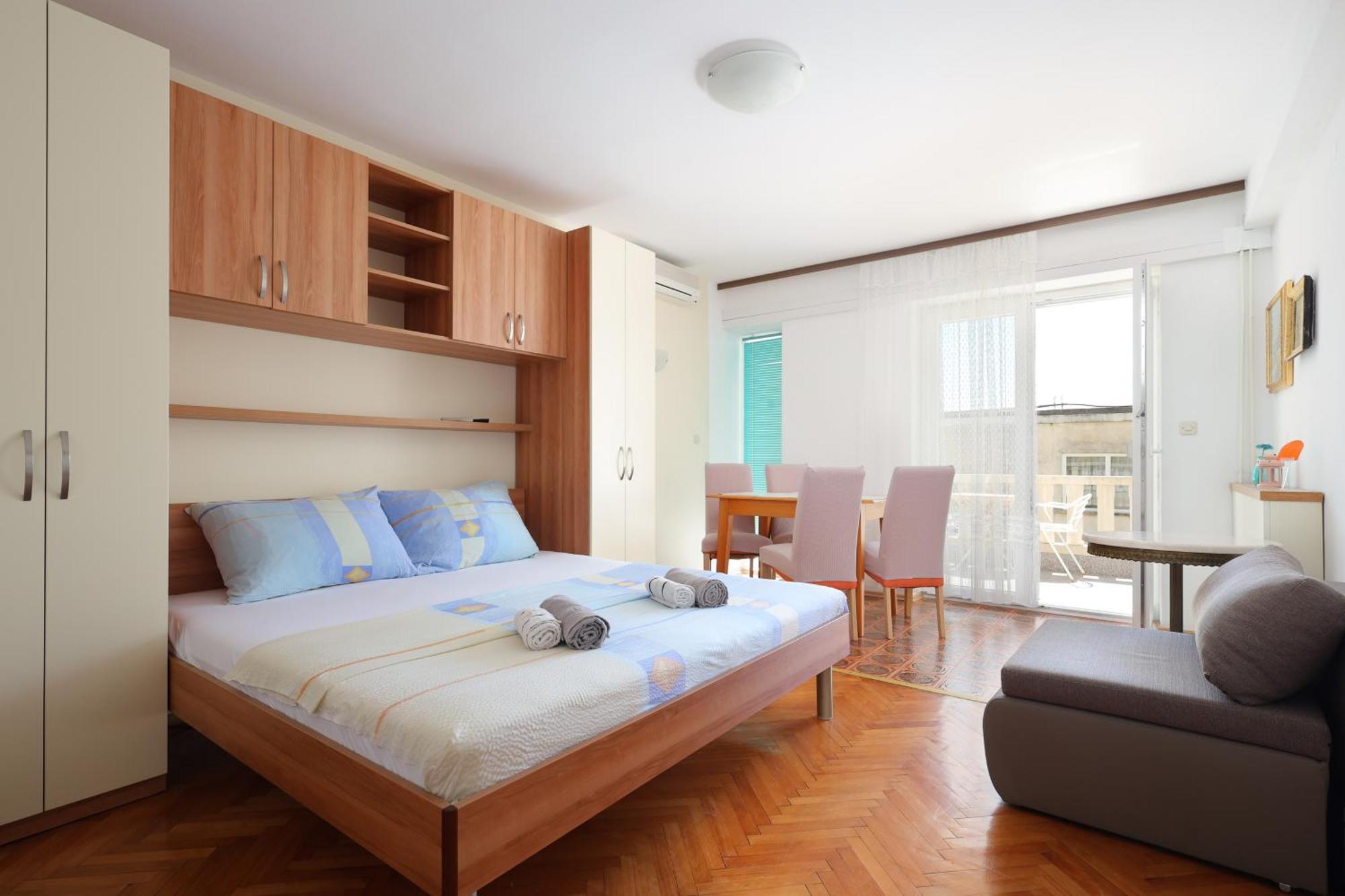 Apartments By The Sea Brela, Makarska - 18356 Kültér fotó