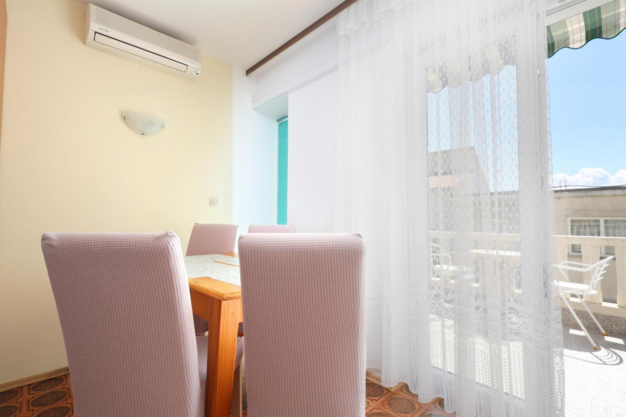 Apartments By The Sea Brela, Makarska - 18356 Kültér fotó