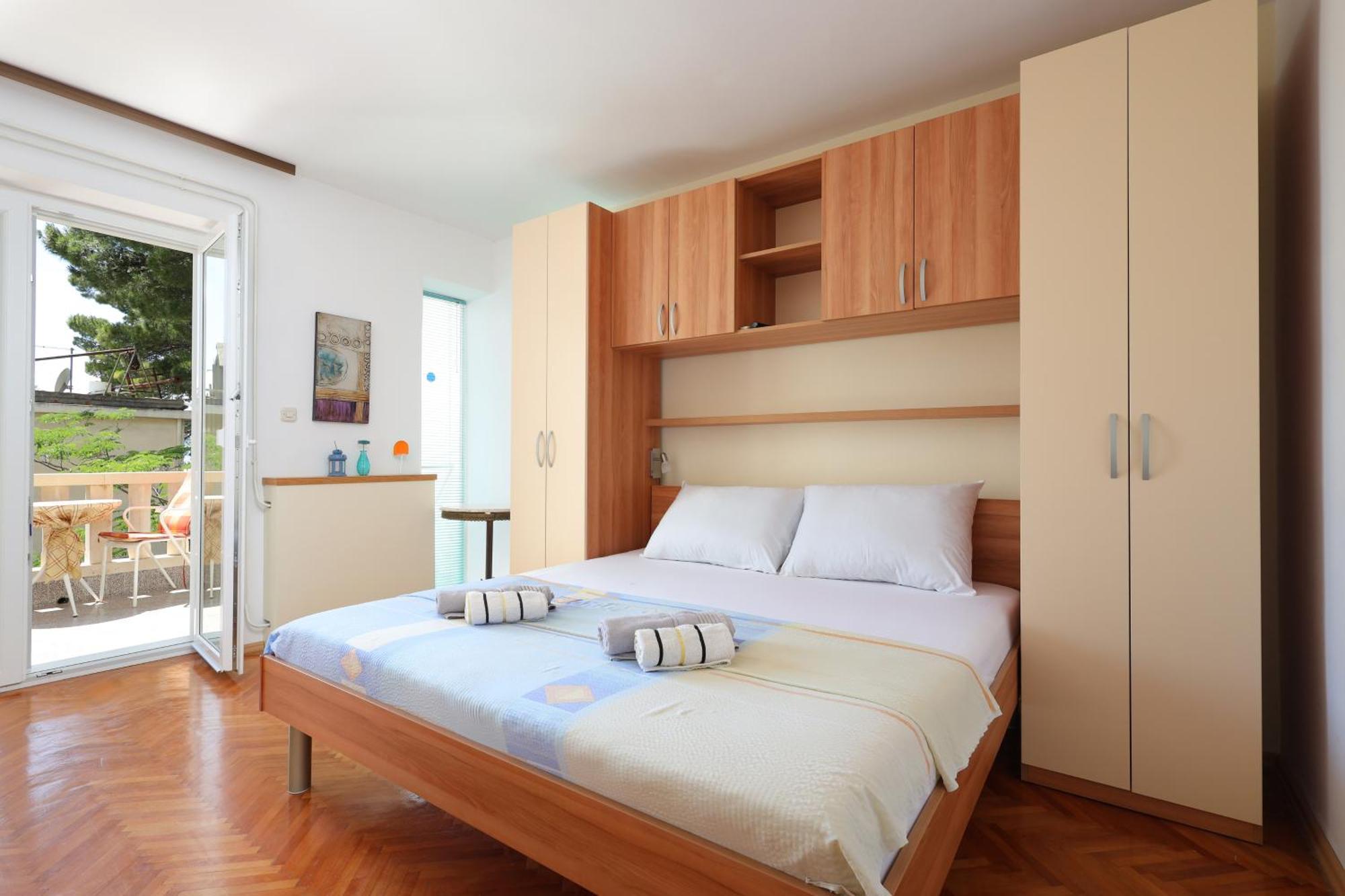 Apartments By The Sea Brela, Makarska - 18356 Kültér fotó