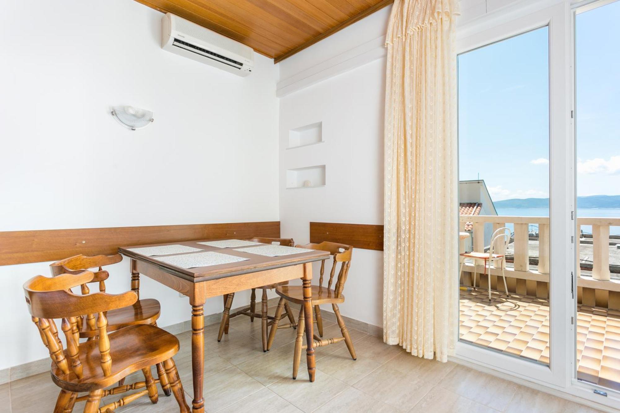 Apartments By The Sea Brela, Makarska - 18356 Kültér fotó