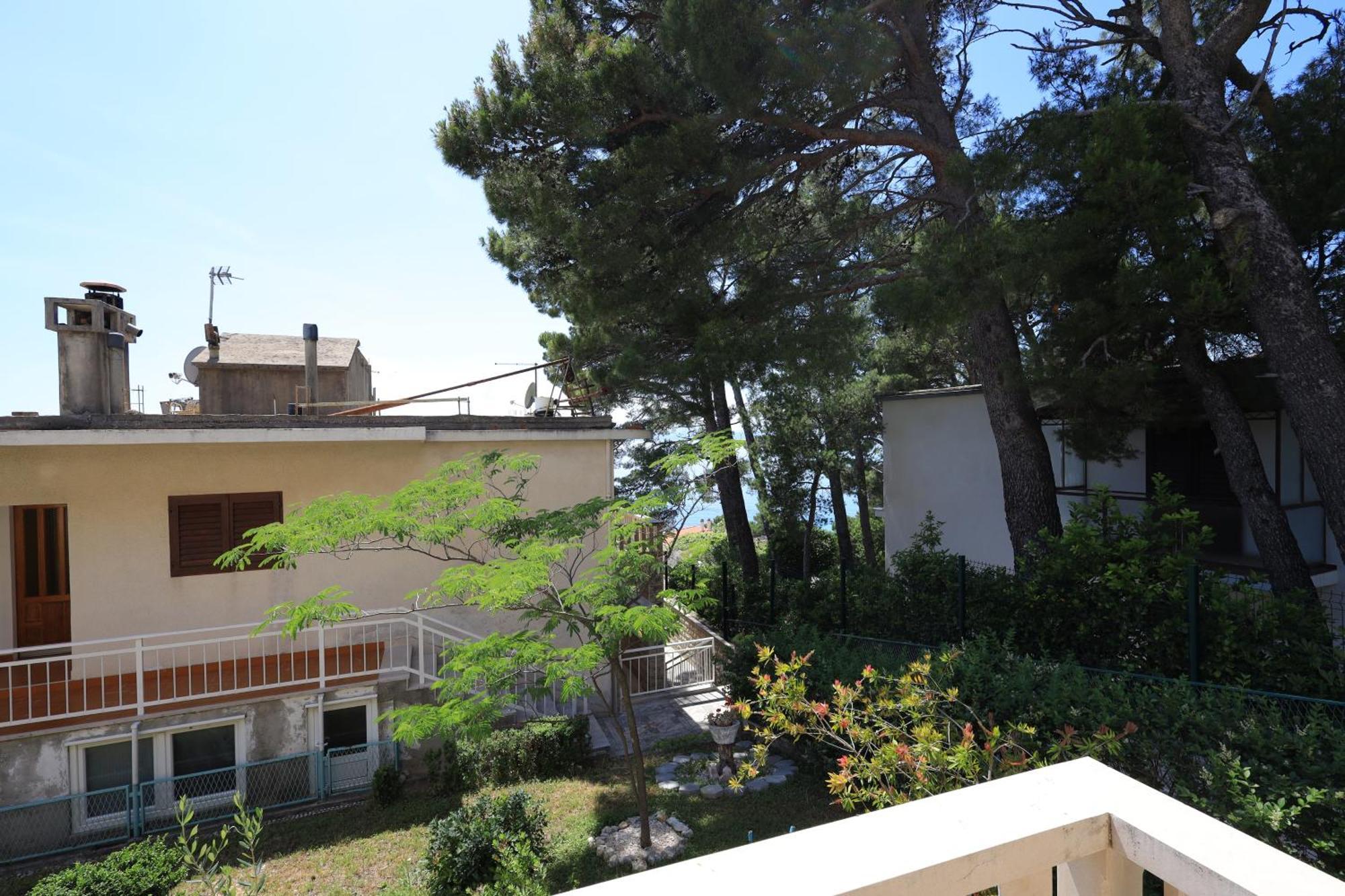 Apartments By The Sea Brela, Makarska - 18356 Kültér fotó