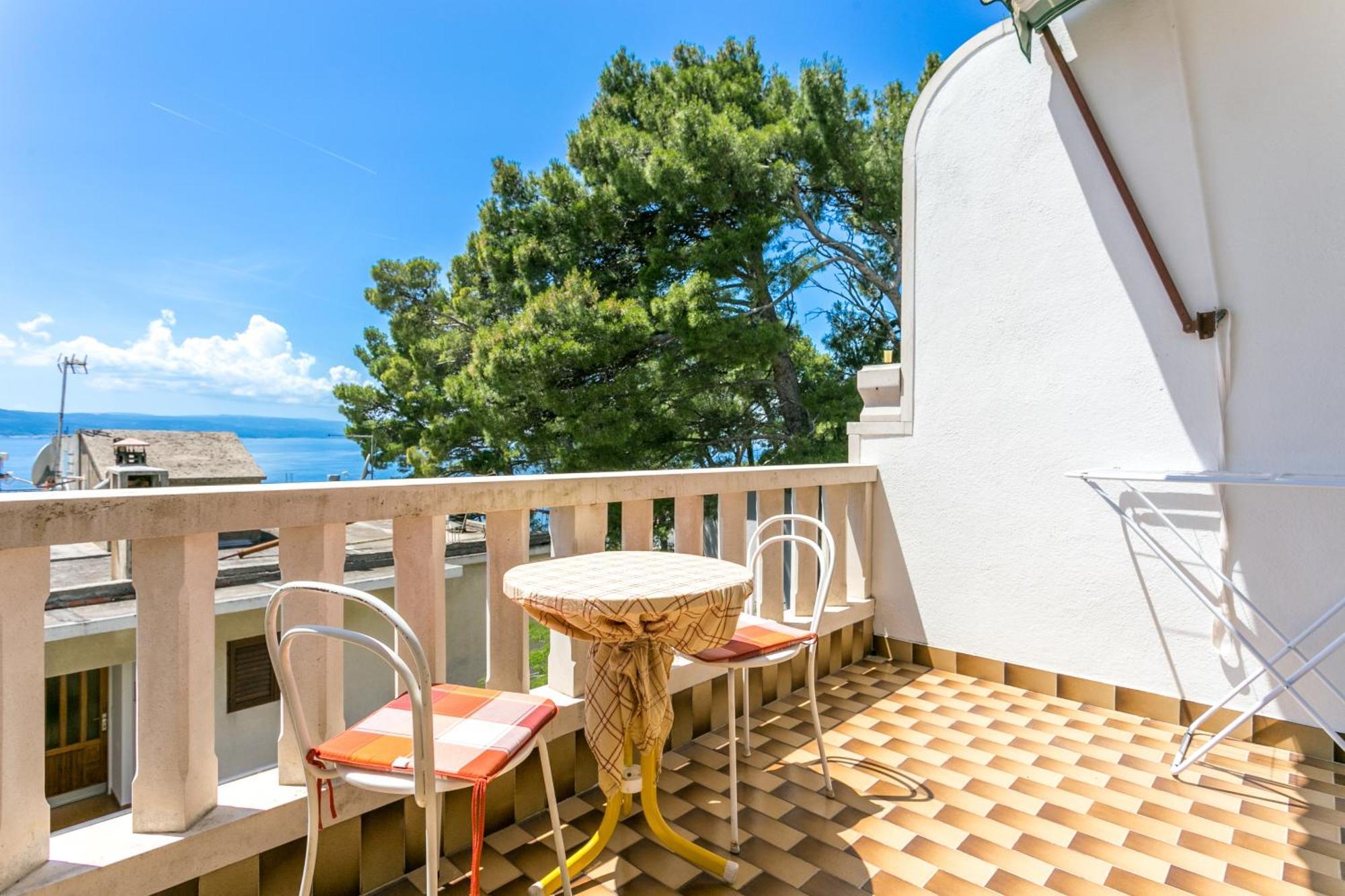 Apartments By The Sea Brela, Makarska - 18356 Kültér fotó