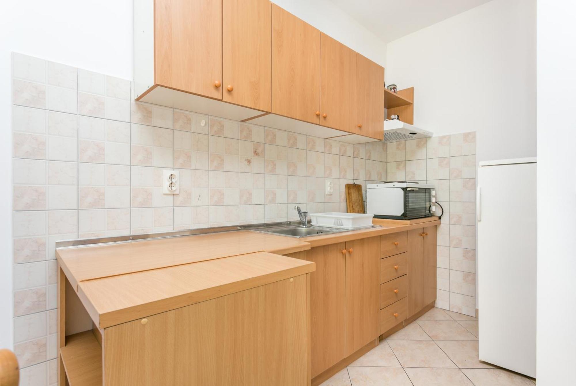 Apartments By The Sea Brela, Makarska - 18356 Kültér fotó