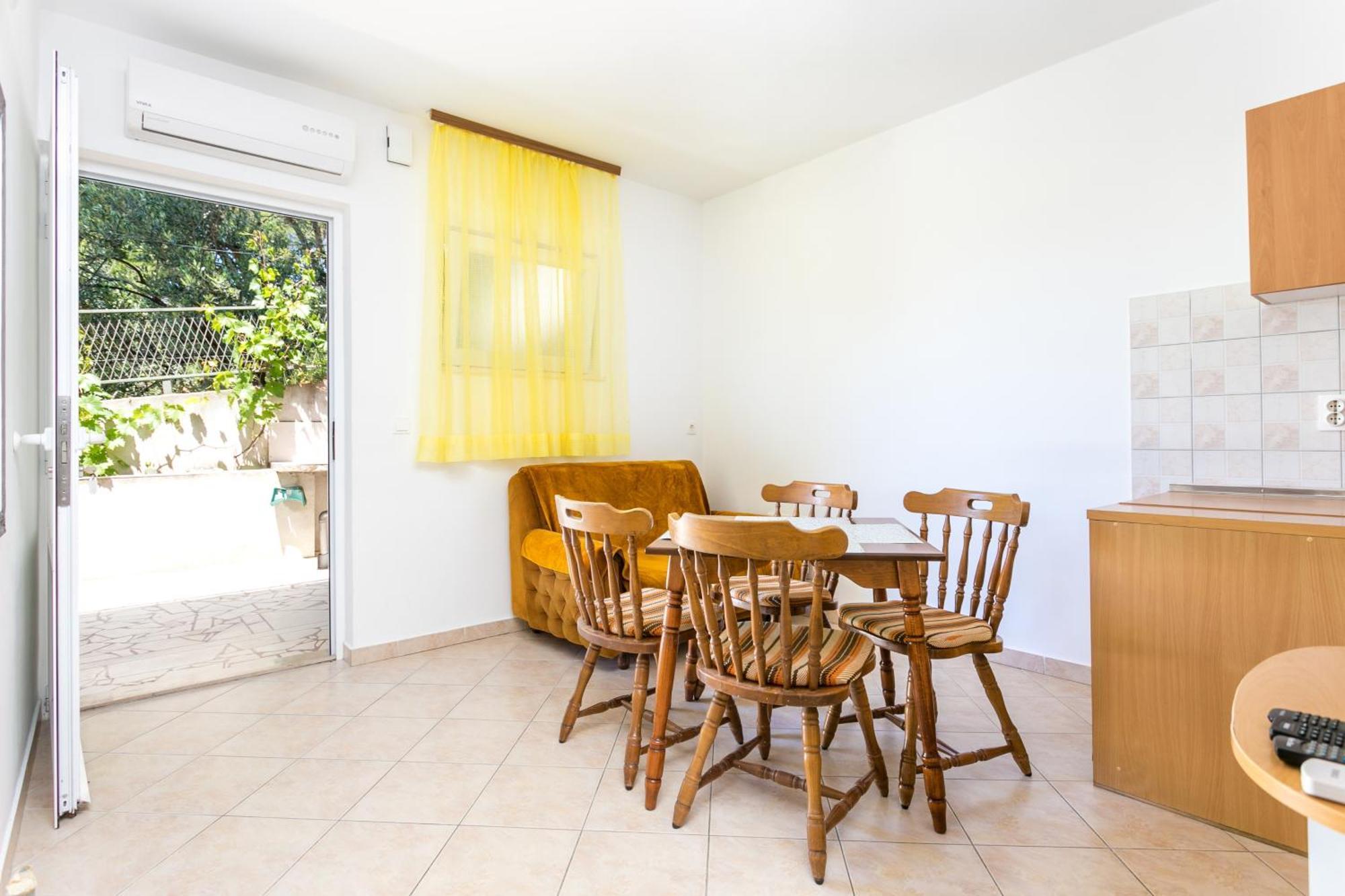 Apartments By The Sea Brela, Makarska - 18356 Kültér fotó